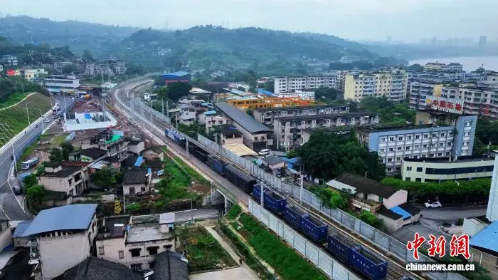 6月30日，成渝铁路改造工程江津至铜罐驿段双线正式建成通车。图为通车现场。(无人机照片)中国铁路成都局集团有限公司 供图