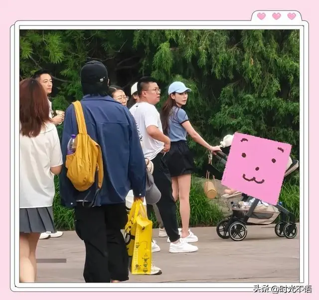 小玥儿开心游玩